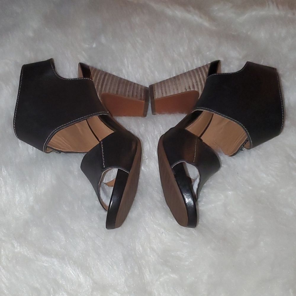 Clarks S. 9 Femmes Heels  Black With Brown Heels